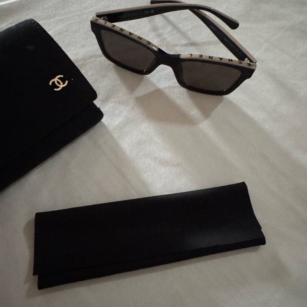 CHANEL sunglasses